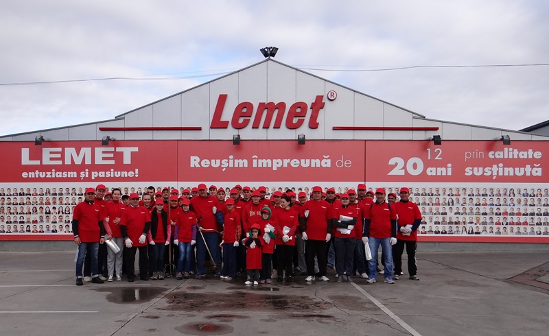 Angajații Lemet pregătiți să iasă la curățenie