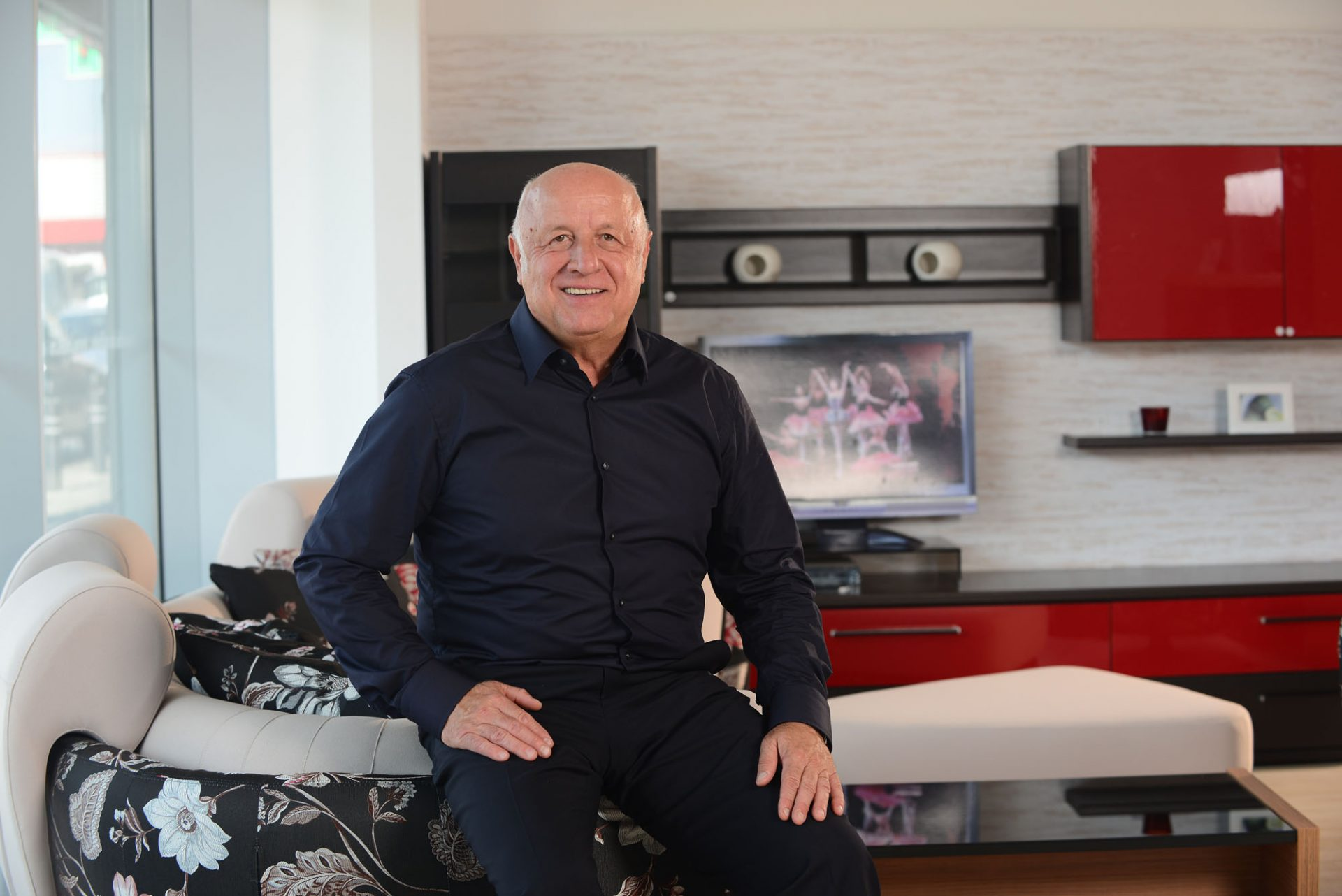 De 30 de ani, cu entuziasm și pasiune, LEMET produce mobilier care înfrumusețează casele românilor